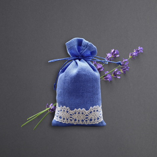 Lavandas ziedi lina maisiņā – 20 g (lielais) | zilganais ar mežģīni